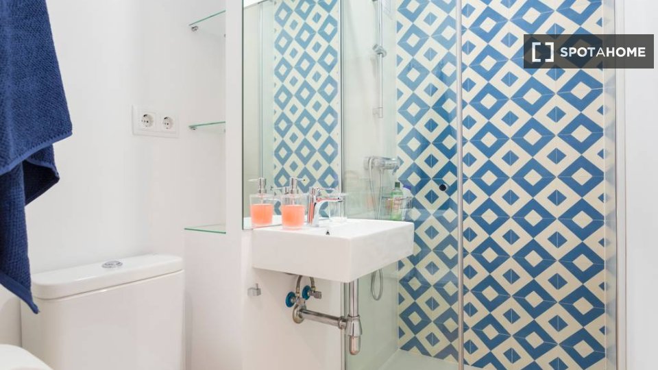 Apartment Madrid, 2 beds — photo 15