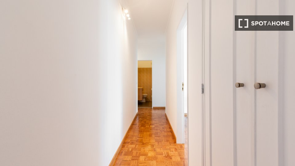 Apartment Lisbon, 3 beds, 100m² — photo 9
