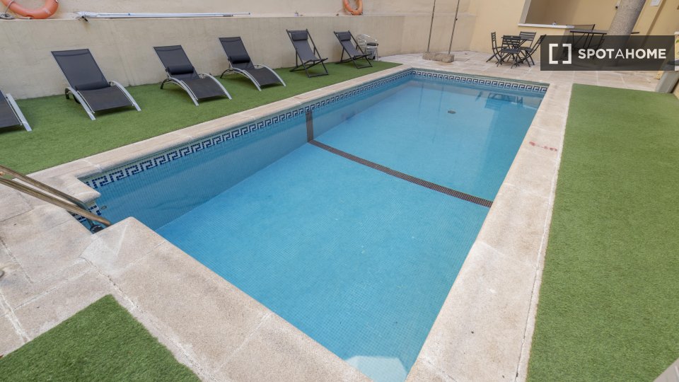 Double room Madrid, 6 beds — photo 36