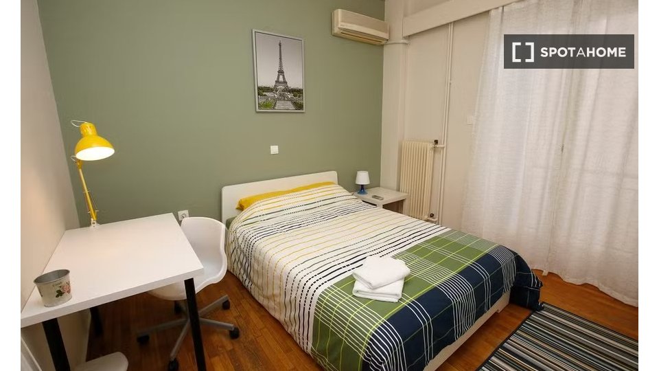 Double room Athens, 3 beds — photo 10