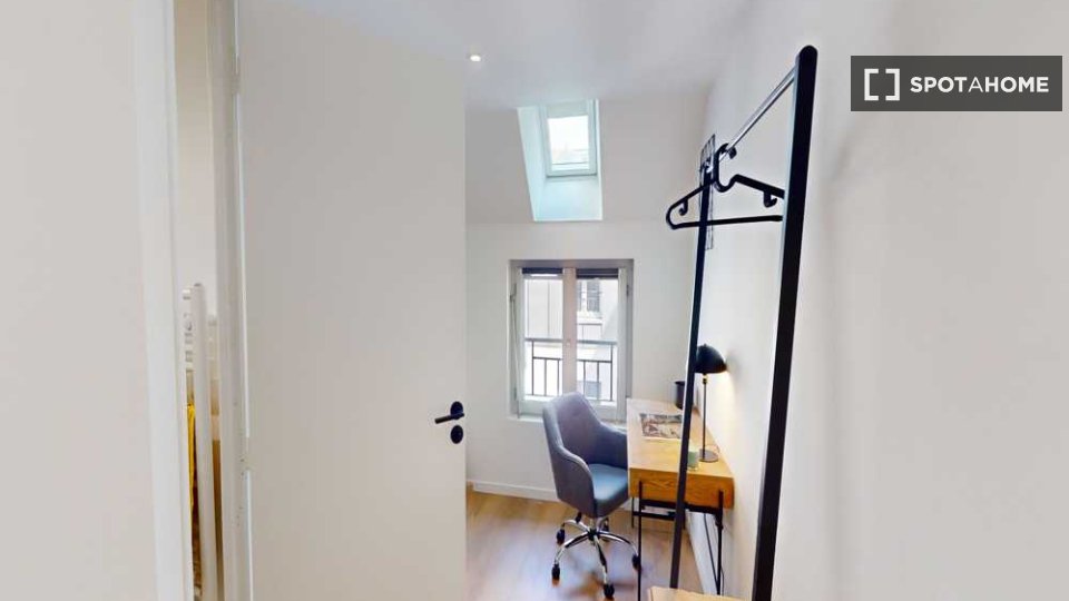 Double room Paris, 9 beds, 160m² — photo 15