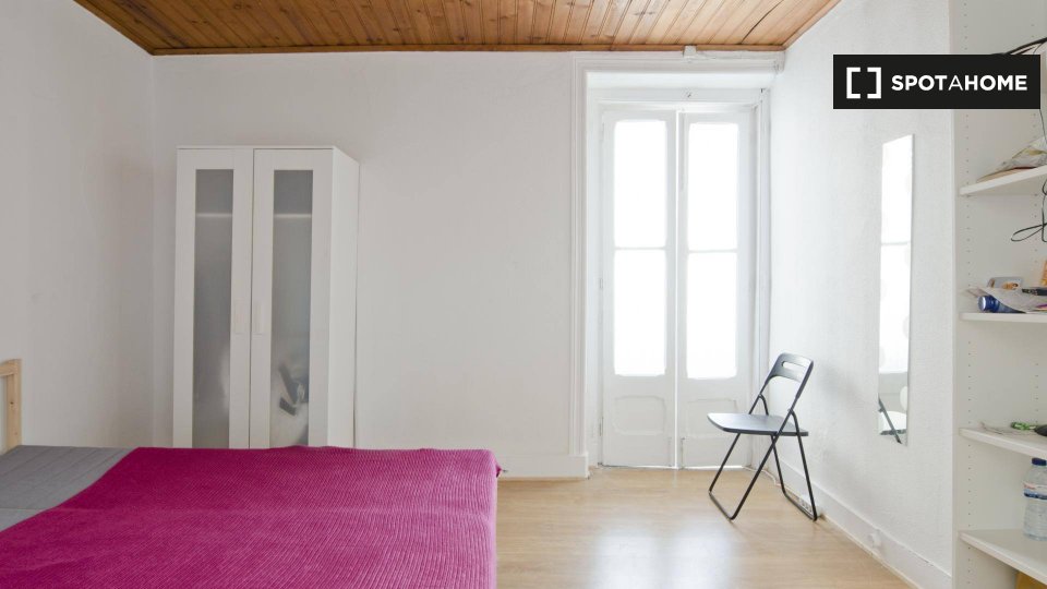 Double room Lisbon, 4 beds — photo 4