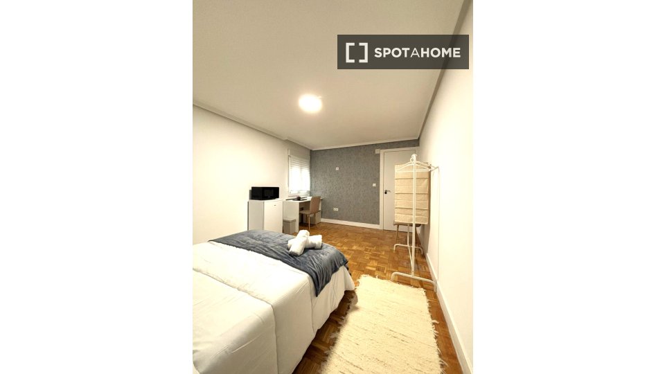 Double room Madrid, 8 beds, 160m² — photo 31