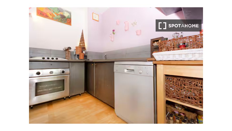 Double room Milan, 2 beds — photo 12