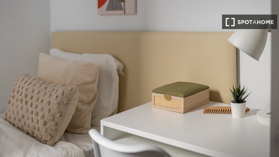 Double room Barcelona, 7 beds, 121m² — photo 19