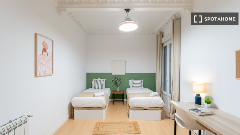 Double room Madrid, 4 beds — photo 14