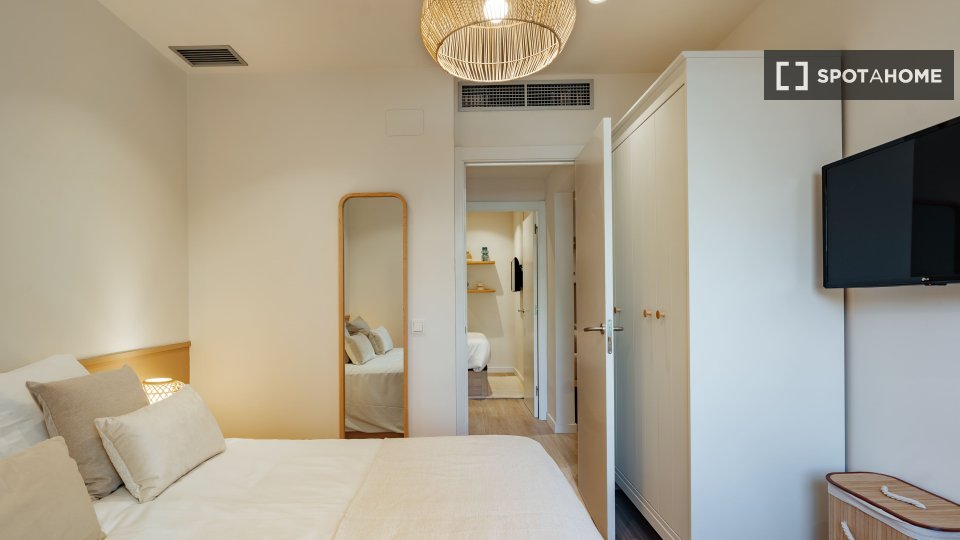 Apartment Barcelona, 2 beds, 65m² — photo 3