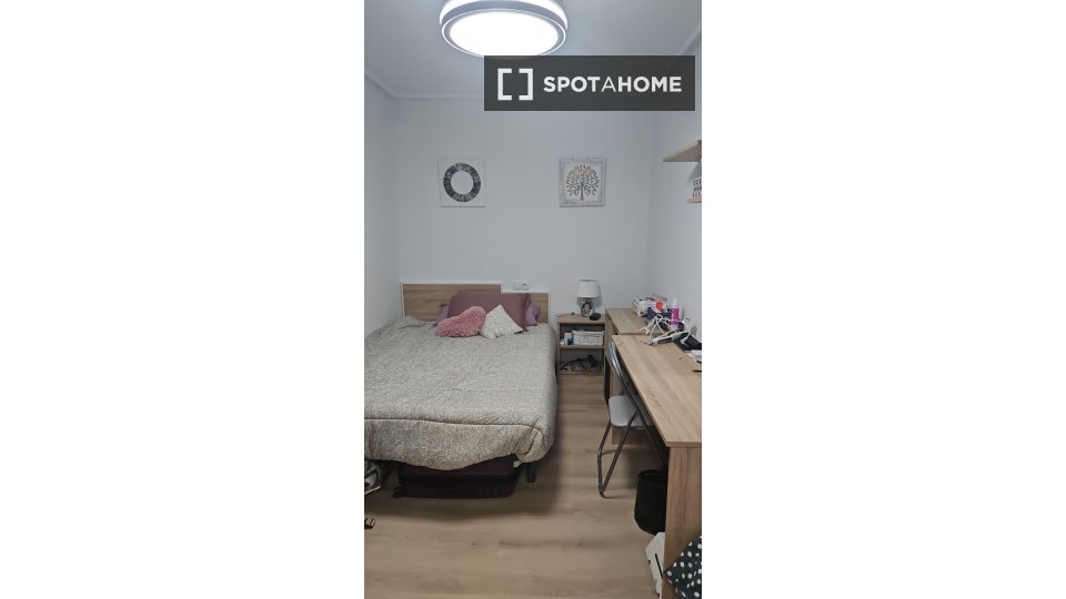 Double room Zaragoza, 4 beds — photo 8