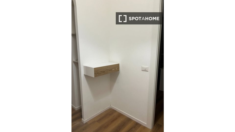 Double room Milan, 3 beds, 80m² — photo 7