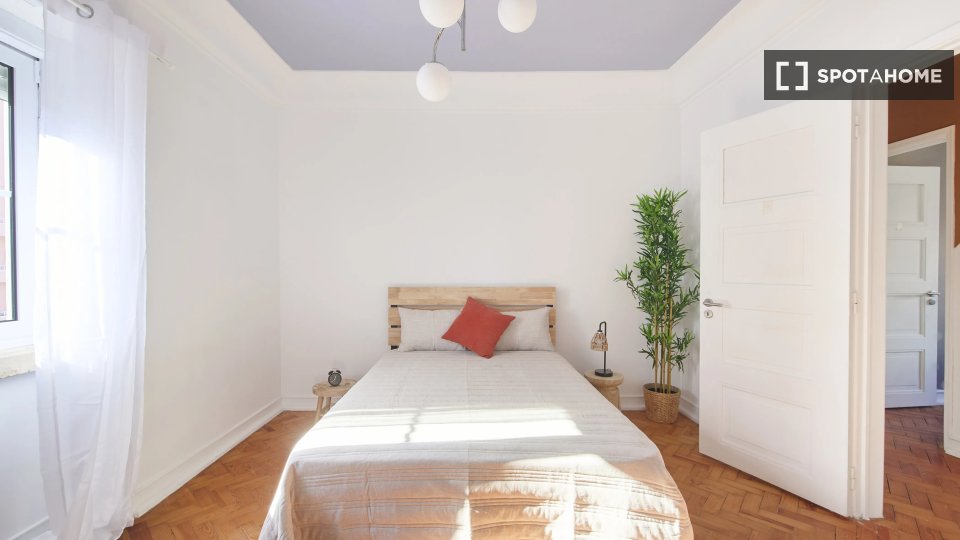 Double room Lisbon, 6 beds — photo 9