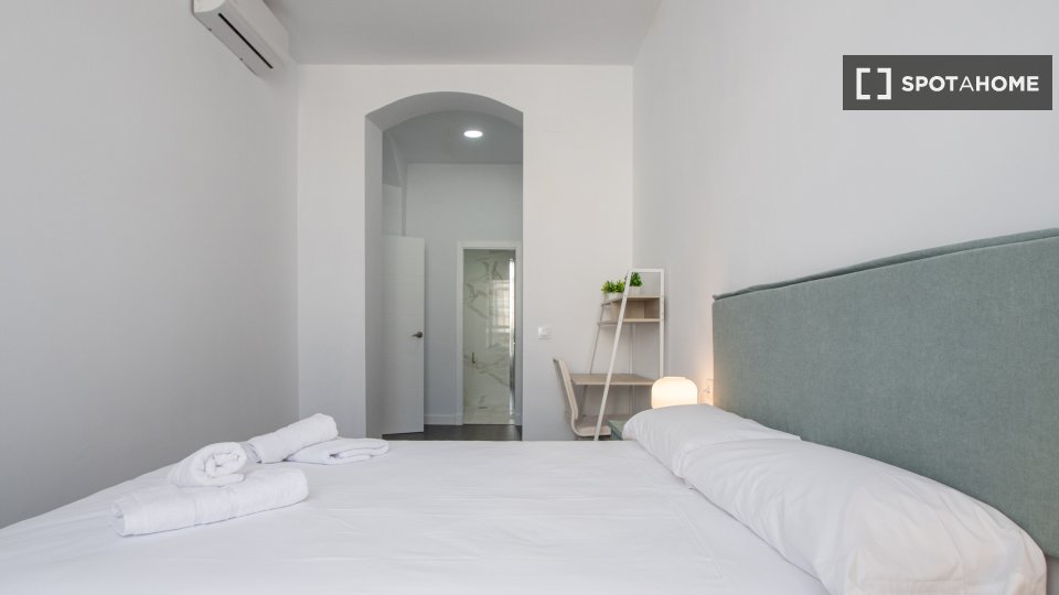 Double room Cadiz, 2 beds, 100m² — photo 11
