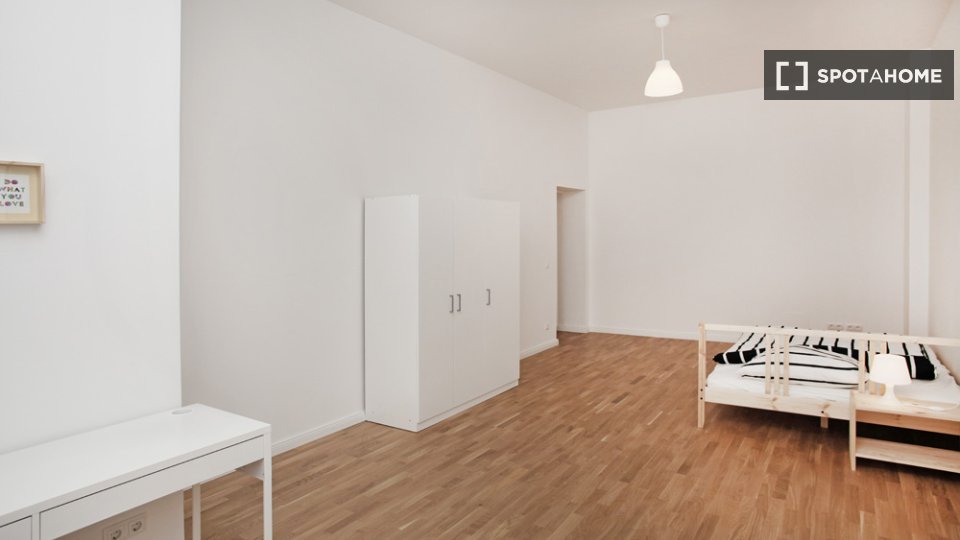 Double room Berlin, 4 beds, 104m² — photo 8