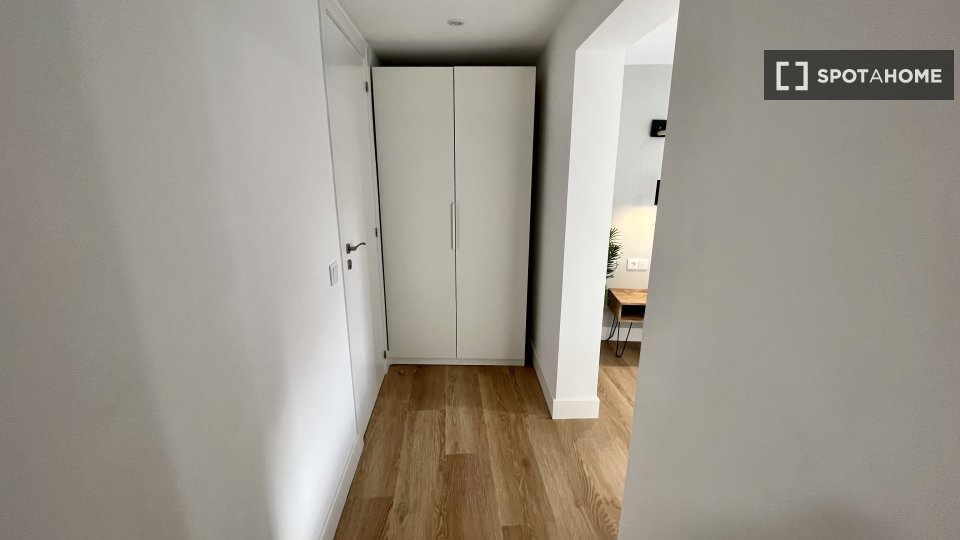 Double room Madrid, 5 beds — photo 22