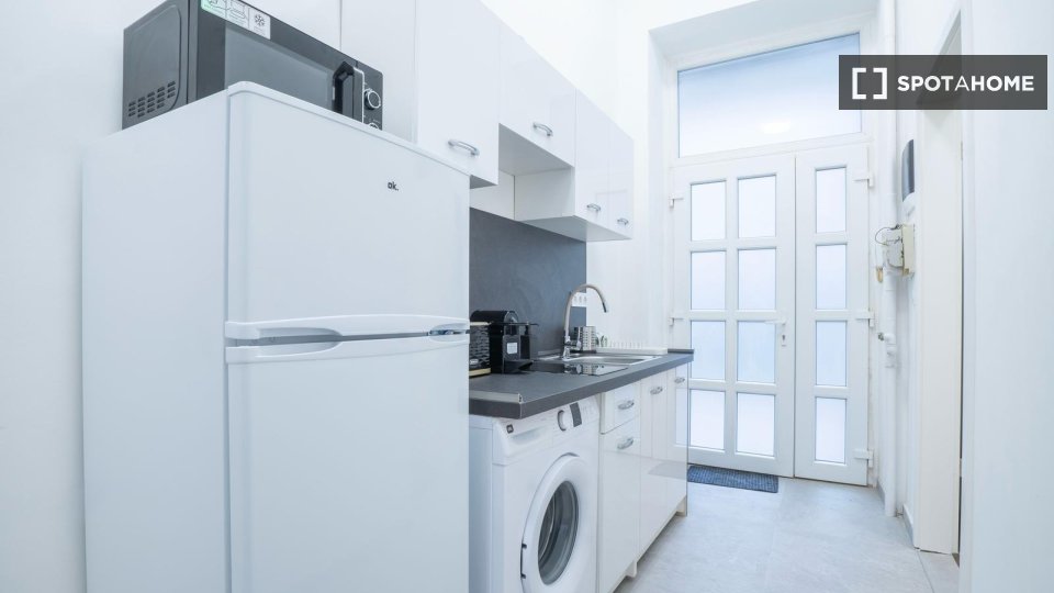 Apartment Budapest, 2 beds, 65m² — photo 5