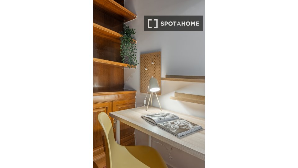 Double room Madrid, 10 beds, 173m² — photo 62