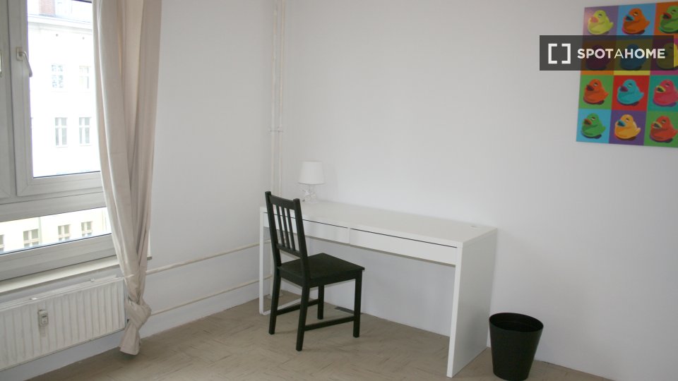 Double room Berlin, 4 beds, 81m² — photo 10