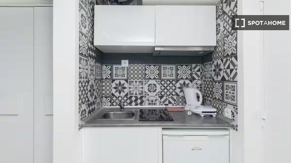 Apartment mono Lisbon — photo 9