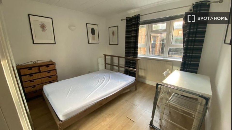 Double room London, 4 beds — photo 5