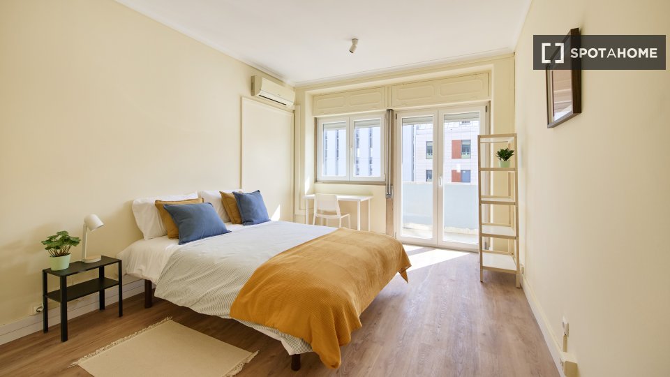 Double room Lisbon, 9 beds, 160m² — photo 17