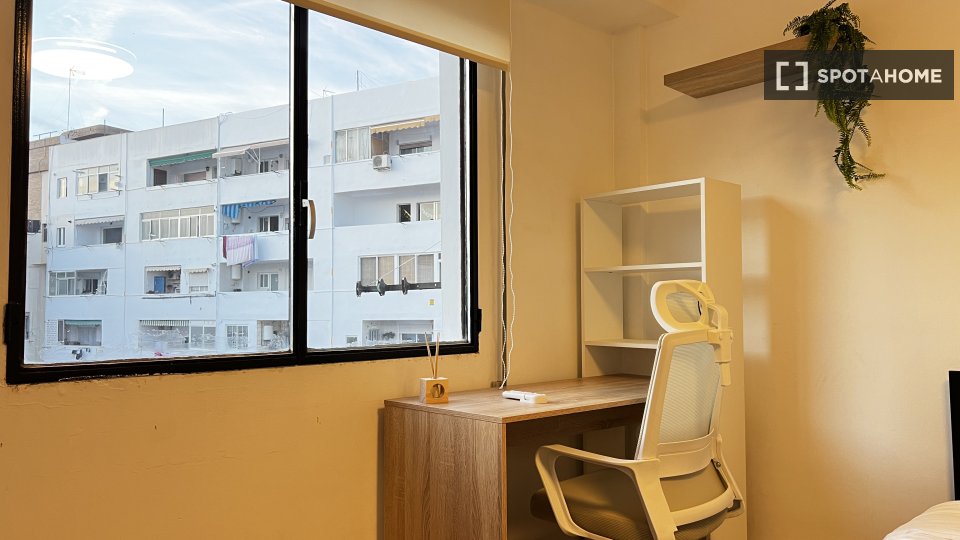 Double room Valencia, 5 beds — photo 11