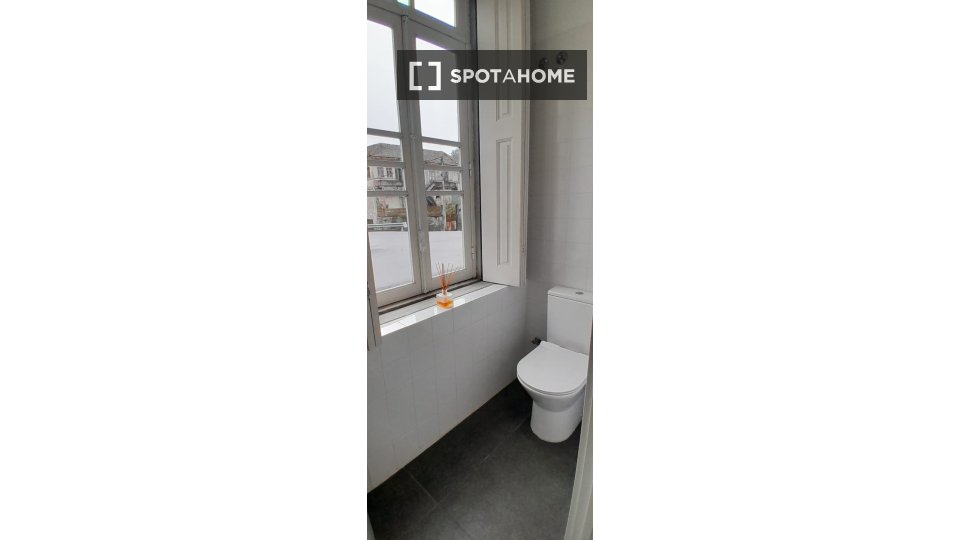 Double room Porto, 3 beds, 300m² — photo 10