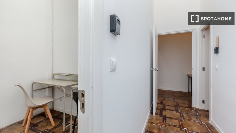 Double room Barcelona, 10 beds, 252m² — photo 11