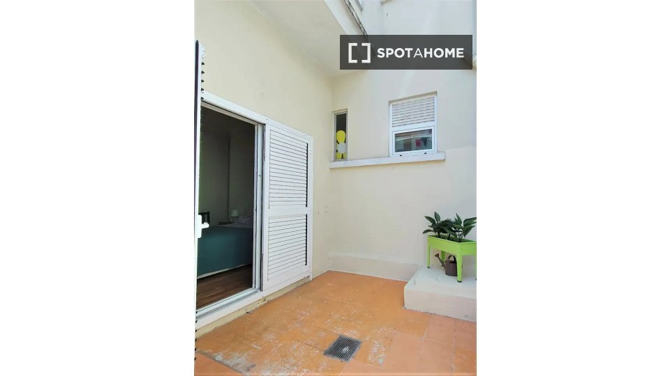 Apartment Lisbon, 1 bed — photo 2