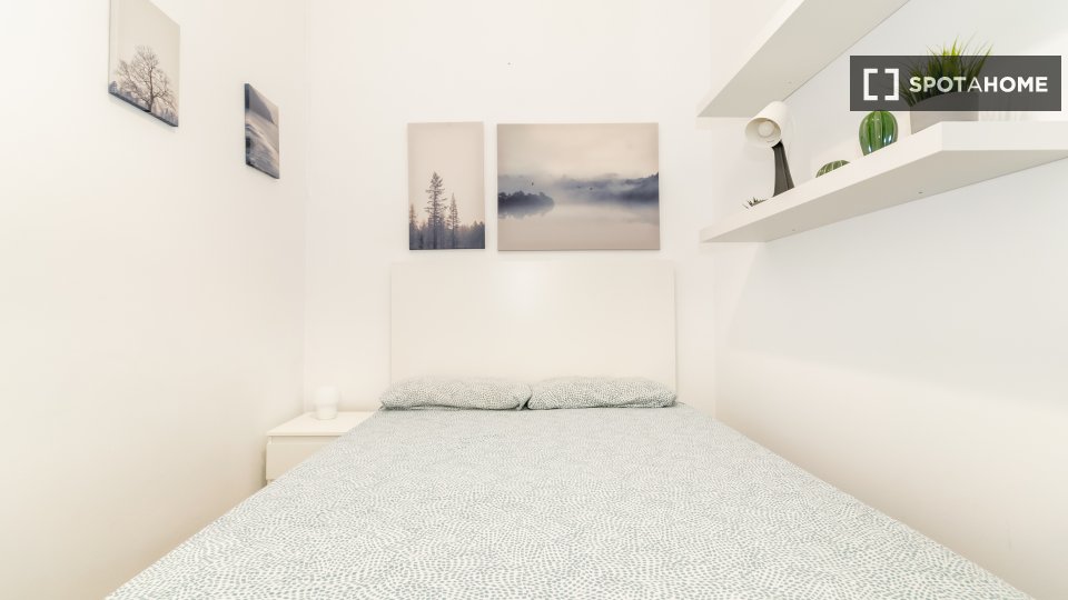 Double room Barcelona, 19 beds, 320m² — photo 3