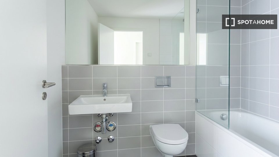 Double room Berlin, 5 beds, 92m² — photo 27