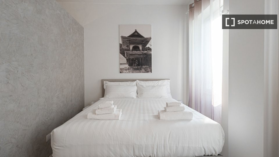 Appartamento con 1 camera da letto in affitto a Washington, Milano - à Milan