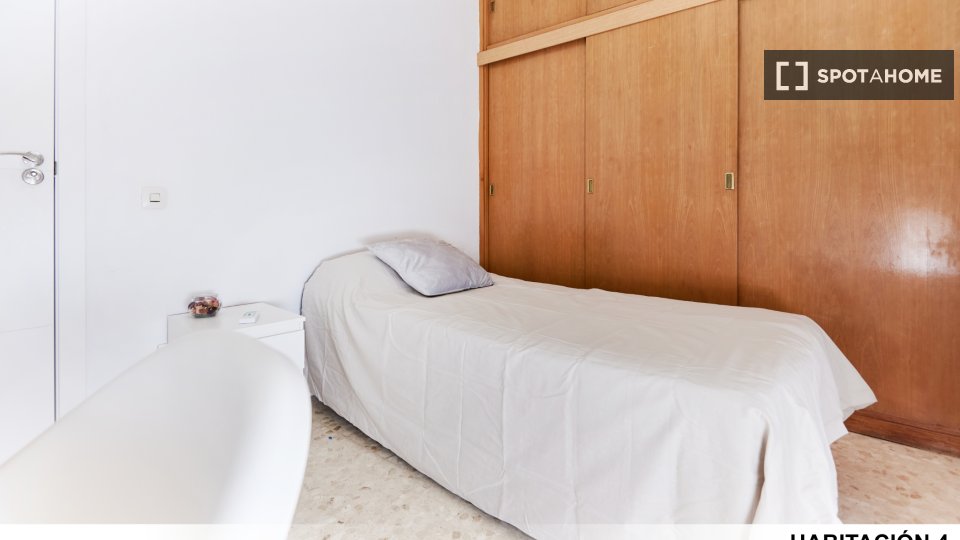 Double room Seville, 5 beds — photo 24