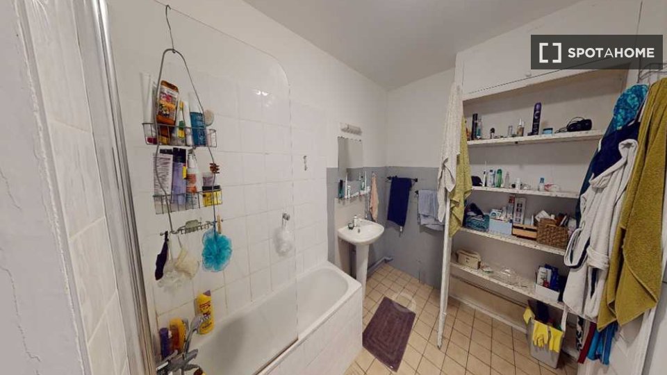 Double room Lyon, 5 beds, 160m² — photo 4