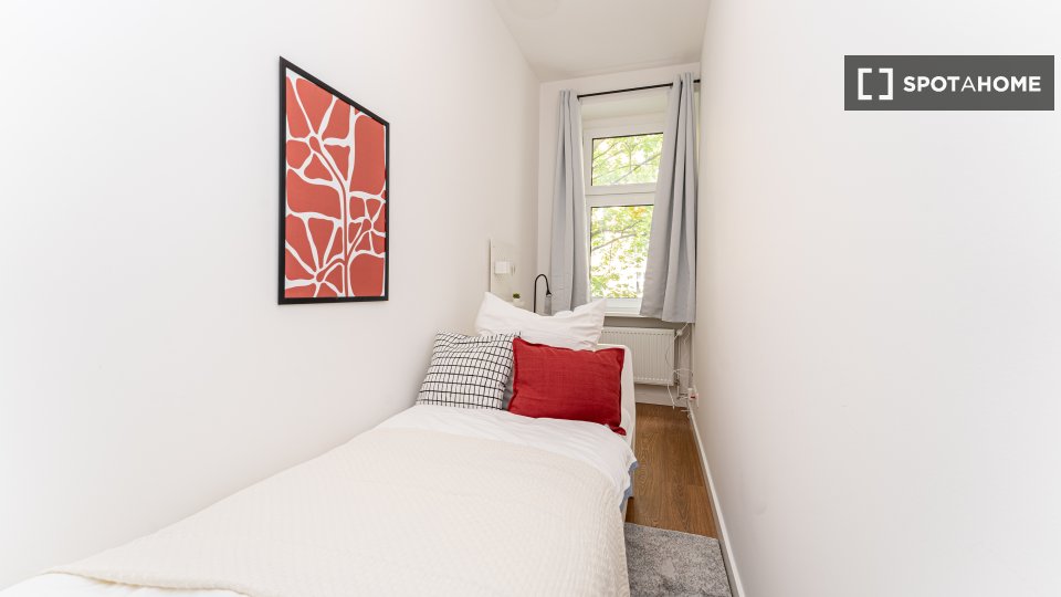 Double room Berlin, 5 beds, 71m² — photo 8
