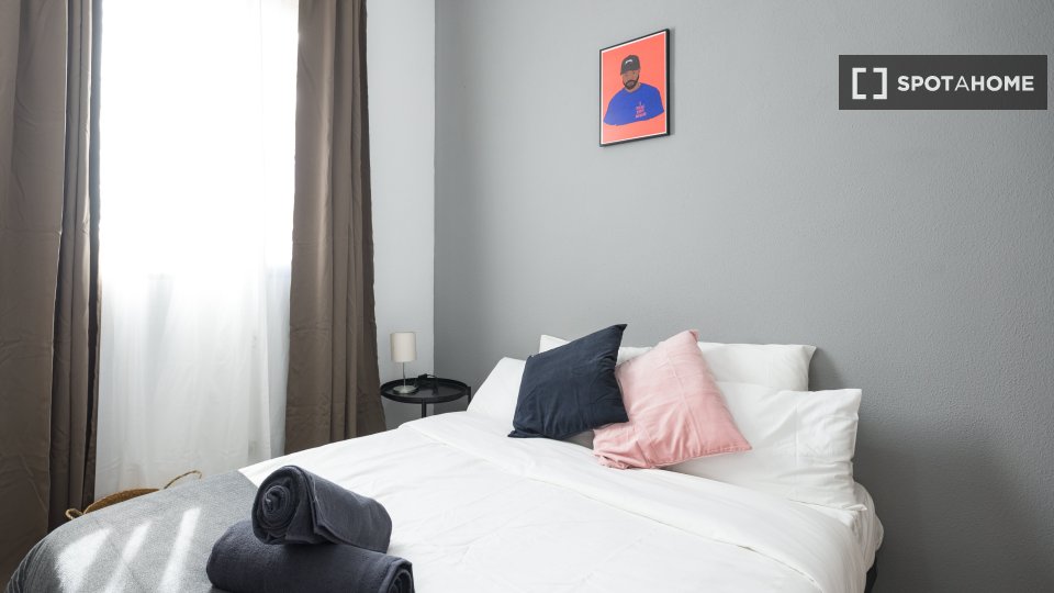 Double room Madrid, 5 beds, 150m² — photo 18