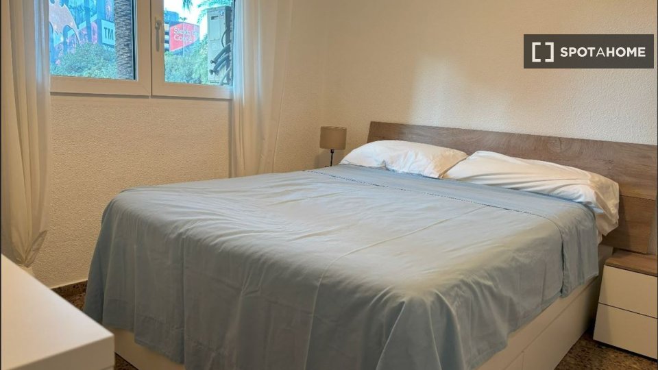Apartment Valencia, 4 beds, 120m² — photo 4