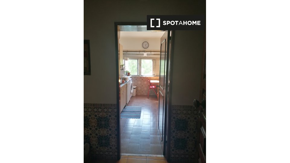Double room Lisbon, 3 beds, 120m² — photo 17