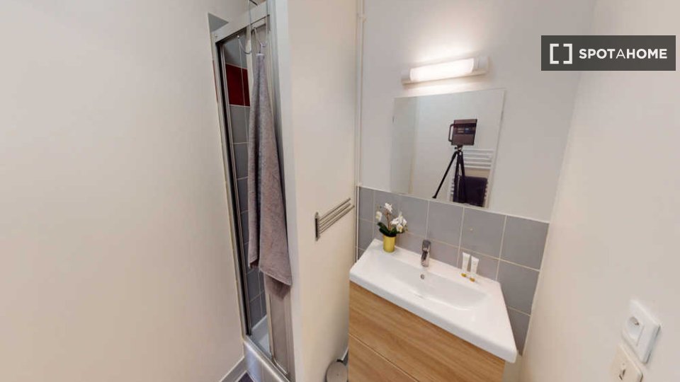Double room Lyon, 5 beds, 90m² — photo 8