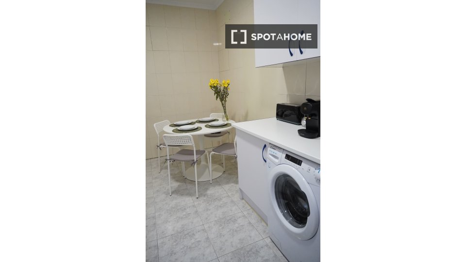 Double room Madrid, 6 beds — photo 38