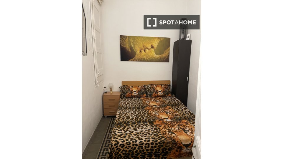 Double room Barcelona, 4 beds, 70m² — photo 10