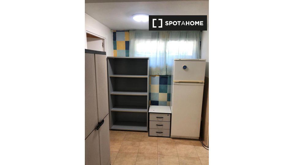 Double room Madrid, 11 beds, 300m² — photo 19