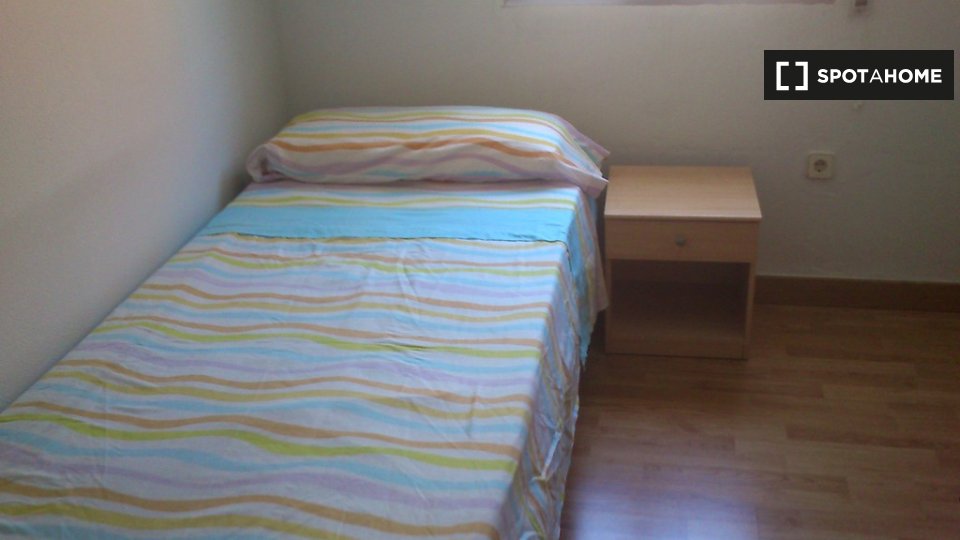 Room in shared apartment in Madrid - in Madrid