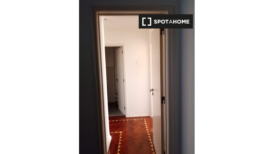Apartment Lisbon, 2 beds — photo 4