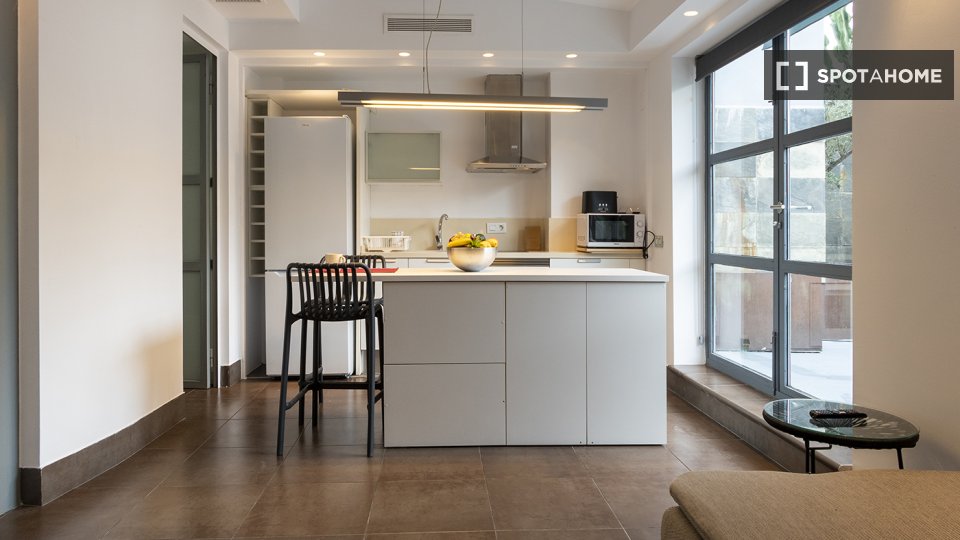 Apartment Valencia, 1 bed, 100m² — photo 2