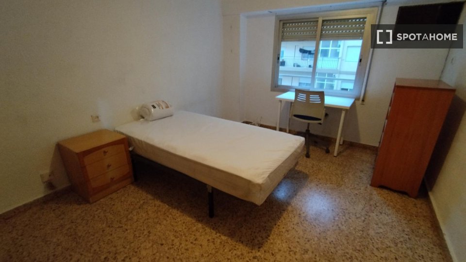 Chambre double Valence, 4 chambres — photo 18