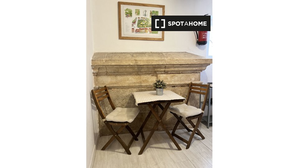 Apartment Lisbon, 1 bed — photo 4