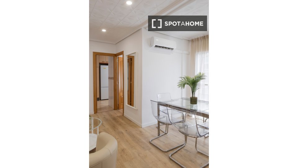 Apartment Valencia, 3 beds, 75m² — photo 35
