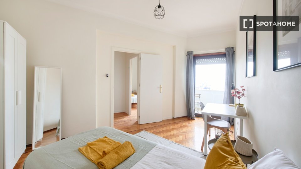 Double room Lisbon, 8 beds — photo 5