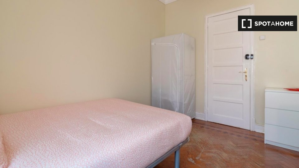 Double room Lisbon, 7 beds — photo 3