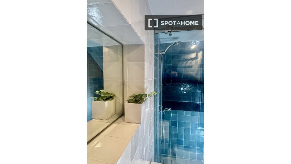 Apartment Lisbon, 3 beds, 135m² — photo 35