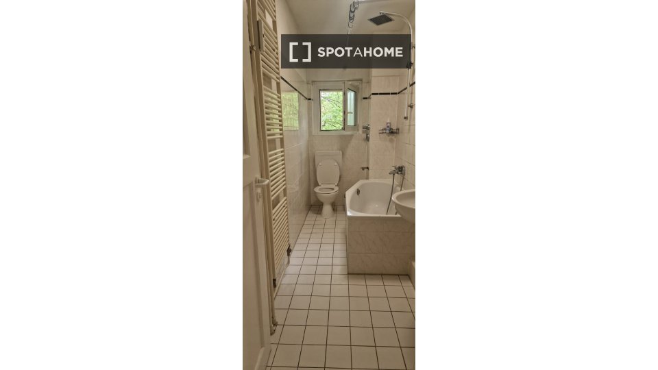 Double room Berlin, 1 bed, 65m² — photo 3